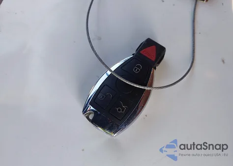 2000 Mercedes-Benz S 500 z USA, uszkodzony, nr VIN WDBNG75J5YA107352